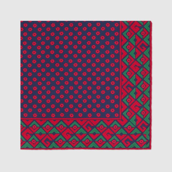 Host Pick 🎁Gucci Flower Print Pocket Square in Blue NEW- makes a great gift!